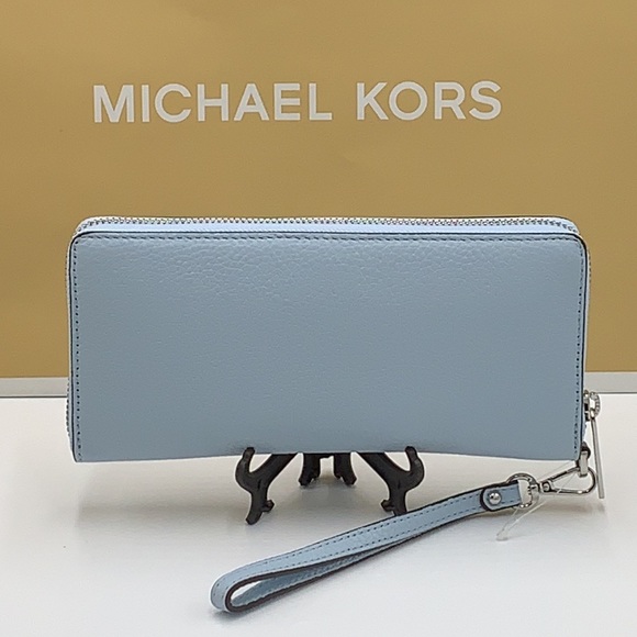 Michael Kors Jet Set Travel Large Travel CONTINENTAL Wallet-Wristlet-Phone Holdr - Picture 16 of 16